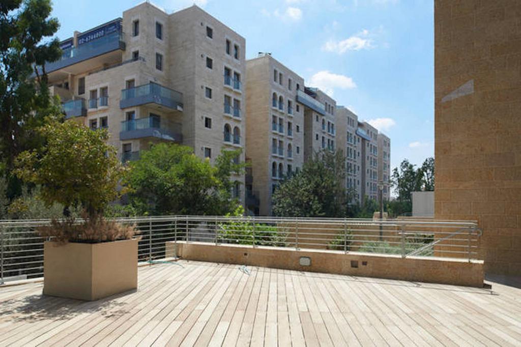 Chic & Quiet Apartments In City Center By Feelhome Jerusalem Exterior photo