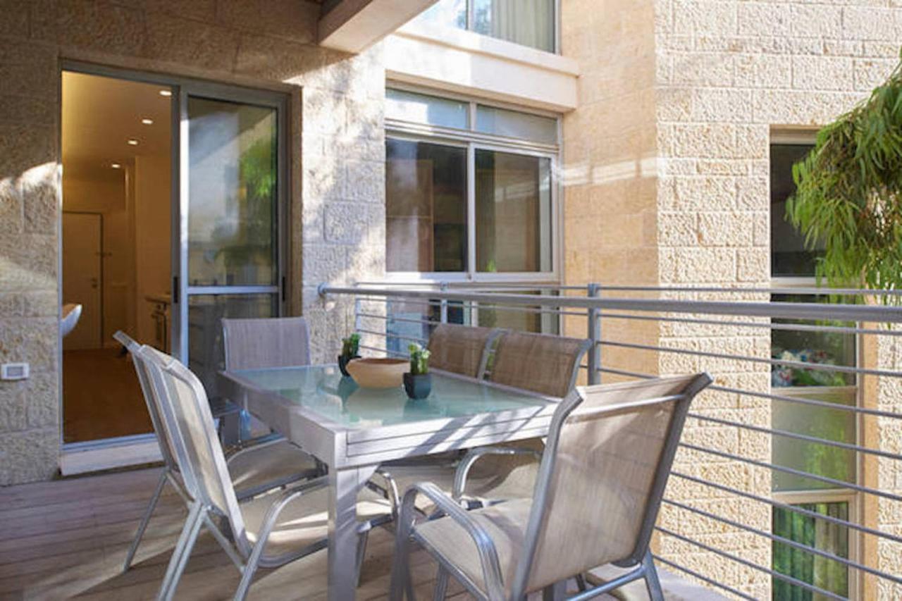 Chic & Quiet Apartments In City Center By Feelhome Jerusalem Exterior photo